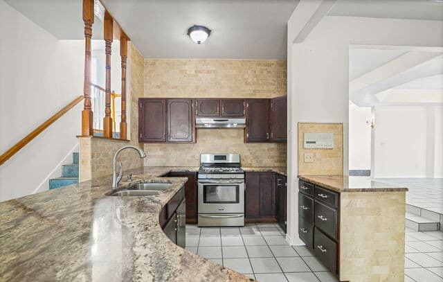5280  Smith Rd, Von Ormy, TX 78073 — photo 9