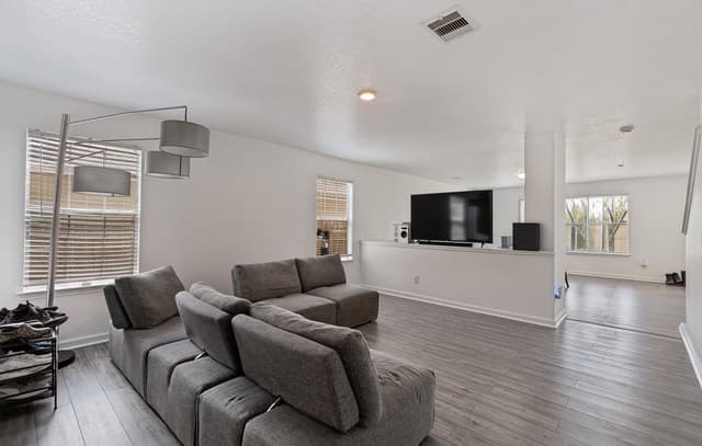 652  Cherokee Blvd, New Braunfels, TX 78132 — photo 4