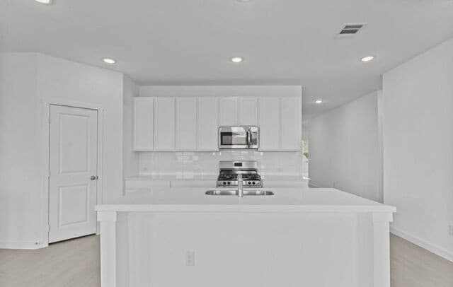 8515  Utopia Gdns, San Antonio, TX 78223 — photo 10