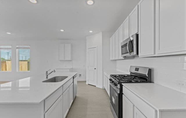 8515  Utopia Gdns, San Antonio, TX 78223 — photo 12
