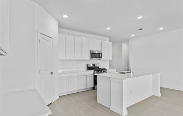 8515  Utopia Gdns, San Antonio, TX 78223 — photo 9