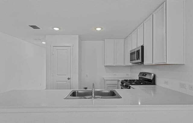 164  Juanita Way, Fredericksburg, TX 78624 — photo 7