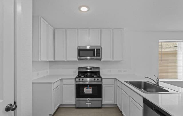 164  Juanita Way, Fredericksburg, TX 78624 — photo 8