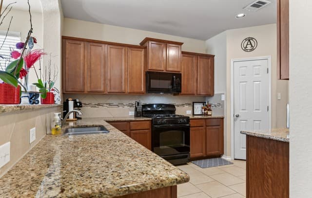 2965  Mineral Spgs, Schertz, TX 78108 — photo 7