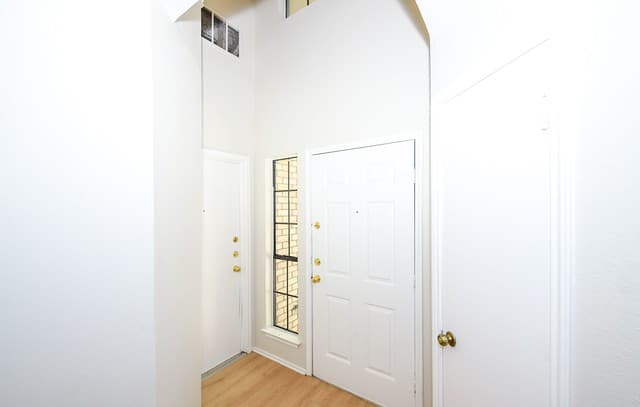 7738  Bayberry, San Antonio, TX 78240 — photo 5