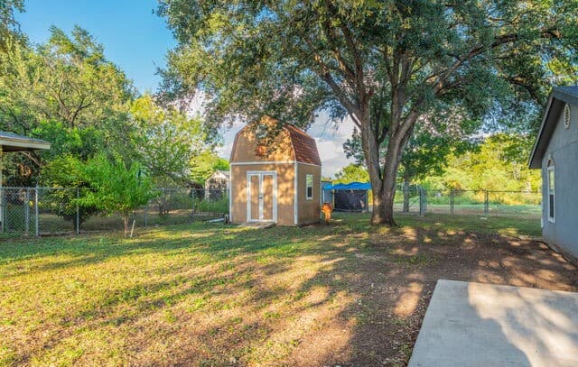 8206  Forsen Dr, San Antonio, TX 78224 — photo 19