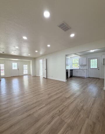 163  Continental, San Antonio, TX 78228 — photo 5