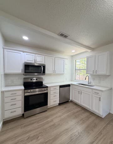 163  Continental, San Antonio, TX 78228 — photo 8