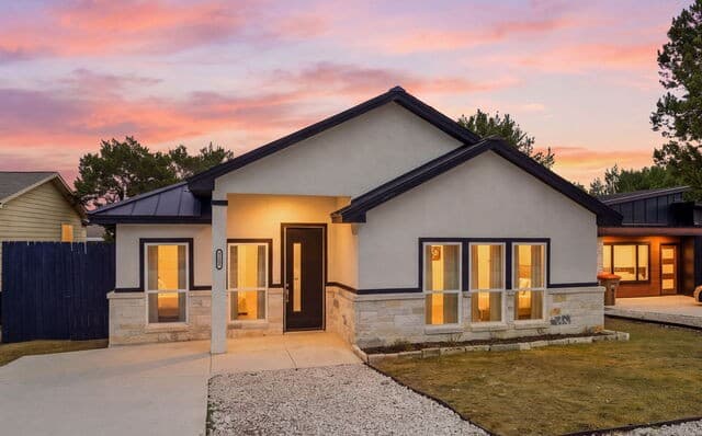 1224  Blueridge Dr, Canyon Lake, TX 78133 — photo 2