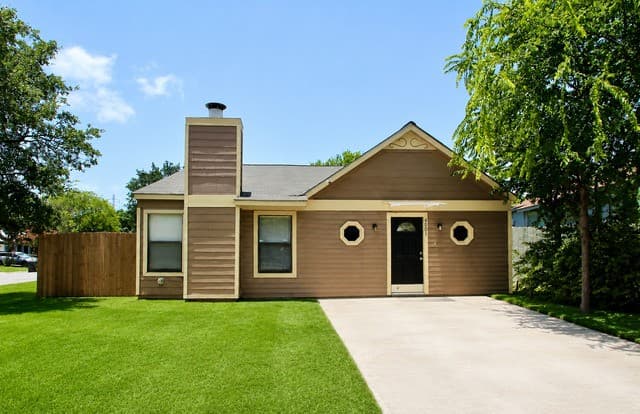 4001  Colonial Sun Dr