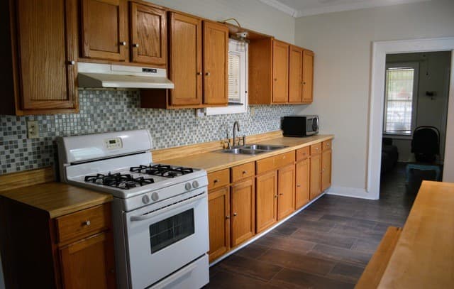 216 N Pinto St, San Antonio, TX 78207 — photo 10