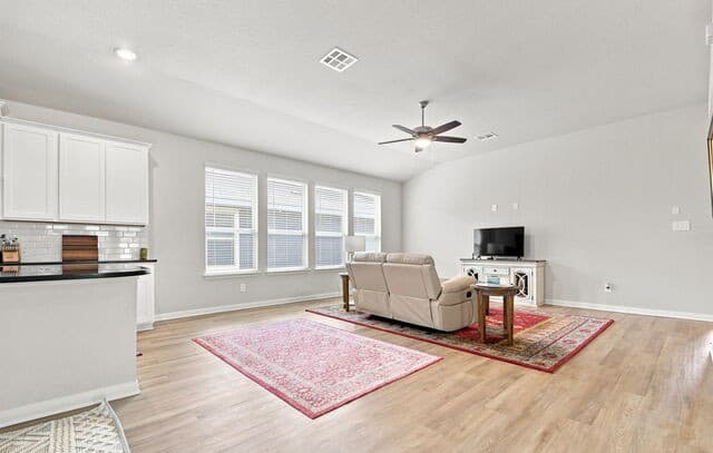 2910  Clemente Way, Converse, TX 78109 — photo 10