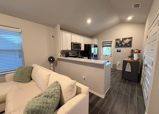 3210  Rancho Grande, San Antonio, TX 78224 — photo 5