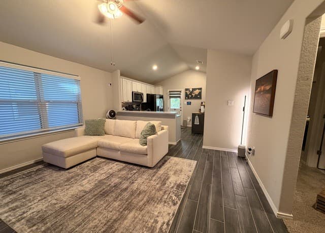 3210  Rancho Grande, San Antonio, TX 78224 — photo 6