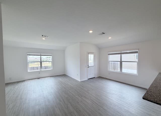 750  Haas Way, San Antonio, TX 78221 — photo 12