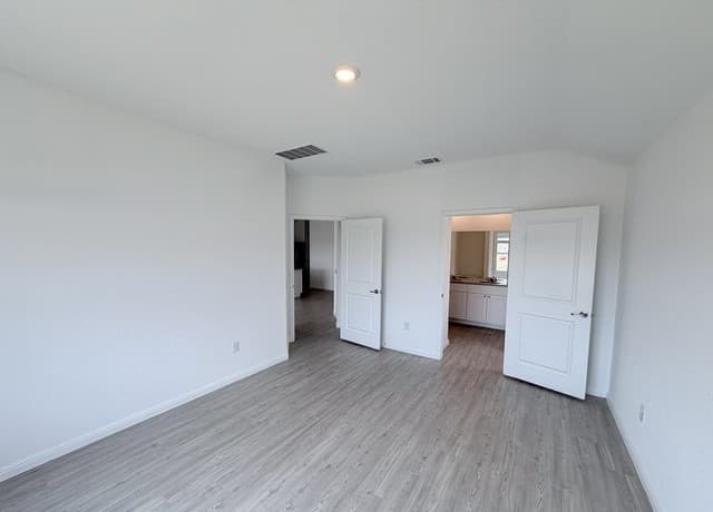 750  Haas Way, San Antonio, TX 78221 — photo 17