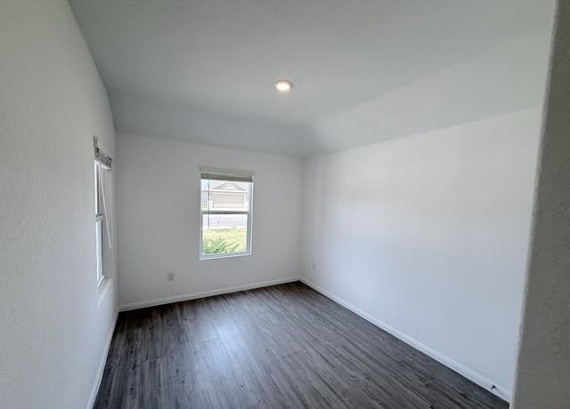 750  Haas Way, San Antonio, TX 78221 — photo 4