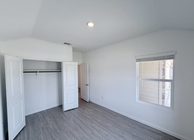 750  Haas Way, San Antonio, TX 78221 — photo 5