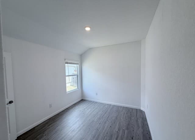 750  Haas Way, San Antonio, TX 78221 — photo 6