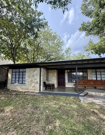 215  Deerwood Dr, San Antonio, TX 78209 — photo 2