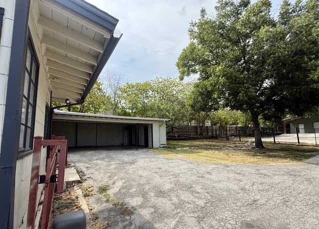 215  Deerwood Dr, San Antonio, TX 78209 — photo 25