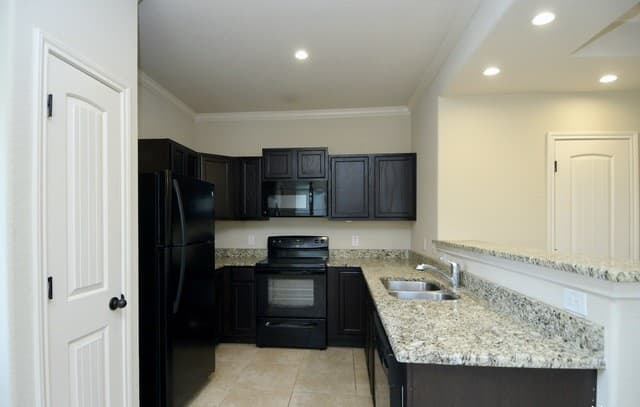6627  Arancione Ave Unit 104, San Antonio, TX 78233 — photo 2