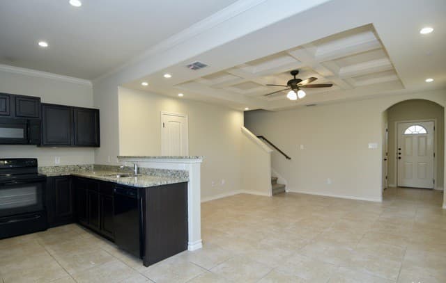 6627  Arancione Ave Unit 104, San Antonio, TX 78233 — photo 3