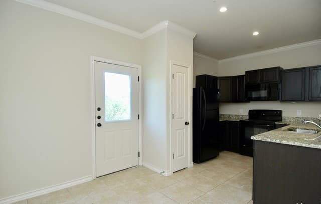 6627  Arancione Ave Unit 104, San Antonio, TX 78233 — photo 4