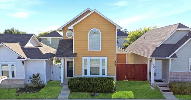 2415  Crown Xing