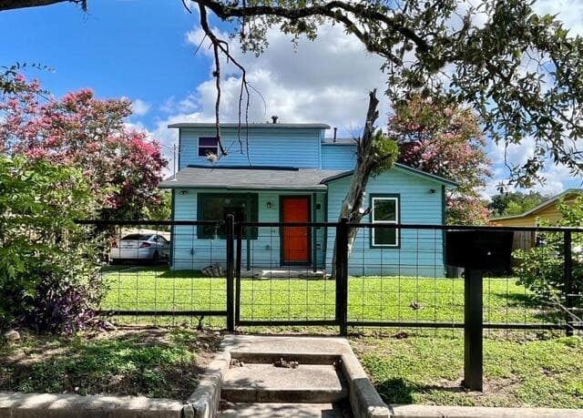 1431  Delgado St