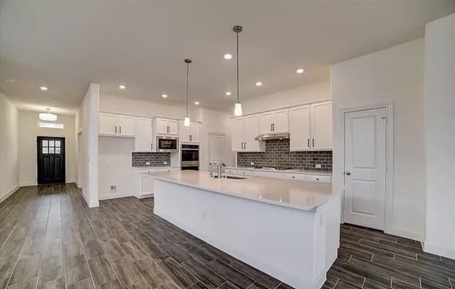 12838  Fort Belknap, San Antonio, TX 78245 — photo 3