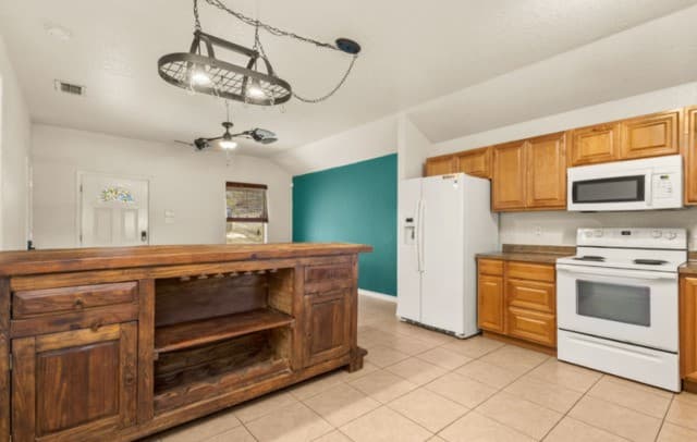323  Lexington Pass, Canyon Lake, TX 78133 — photo 10