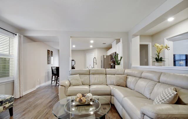 7231  Dulce Meadow, San Antonio, TX 78252 — photo 5