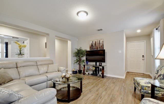 7231  Dulce Meadow, San Antonio, TX 78252 — photo 8