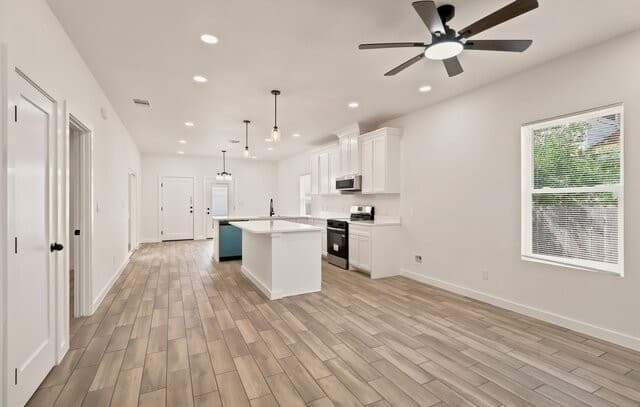 133  Lark Hill Rd, Floresville, TX 78114 — photo 5