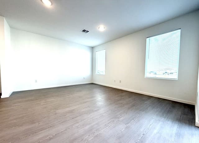 6602  Coquina Cv, Elmendorf, TX 78112 — photo 12