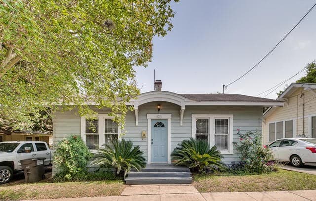 826 W Mulberry Ave