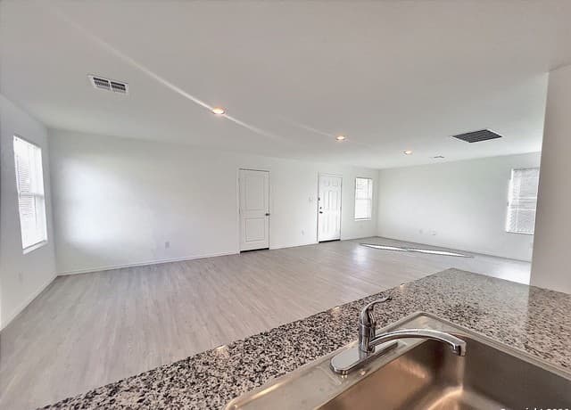 6623  Whirling Path, San Antonio, TX 78253 — photo 7