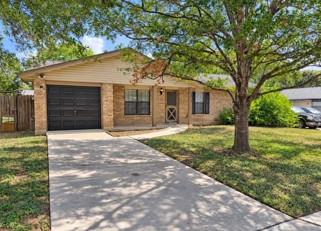 4815  Casa Corona St, San Antonio, TX 78233 — photo 2