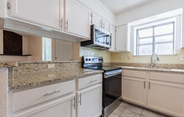 2542  Babcock Rd Unit D201, San Antonio, TX 78229 — photo 11
