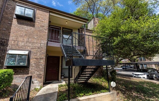 2542  Babcock Rd Unit D201, San Antonio, TX 78229 — photo 2