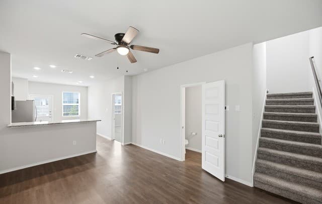10234  Melissa Ranch Blvd, San Antonio, TX 78245 — photo 7