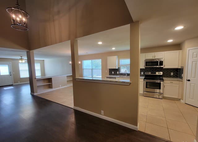 1600  Shady Brook, Schertz, TX 78154 — photo 7