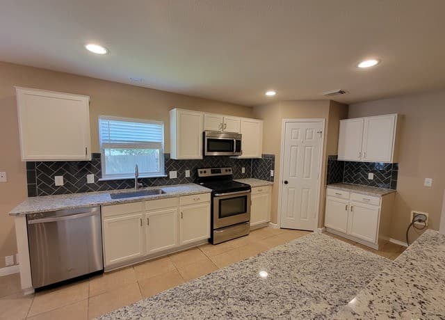 1600  Shady Brook, Schertz, TX 78154 — photo 8