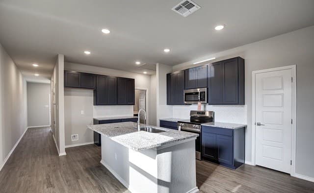 2530  Dry Moss Way, San Antonio, TX 78224 — photo 4