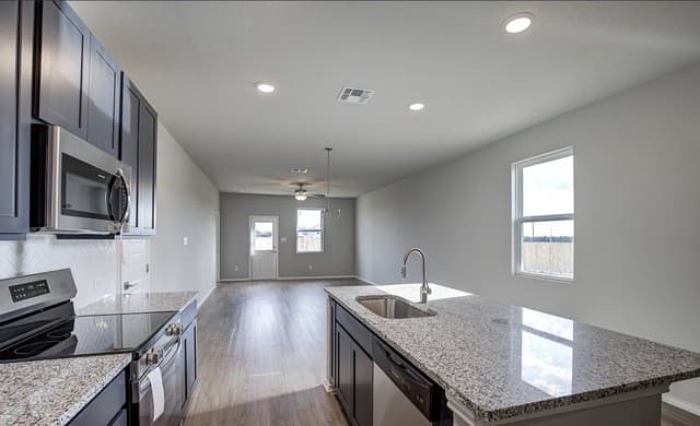 2530  Dry Moss Way, San Antonio, TX 78224 — photo 6
