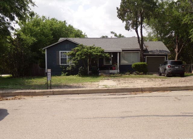 1126 Garraty Rd