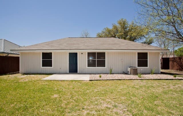 927  Lipan Dr, New Braunfels, TX 78130 — photo 23