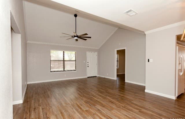 927  Lipan Dr, New Braunfels, TX 78130 — photo 3