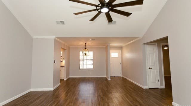 927  Lipan Dr, New Braunfels, TX 78130 — photo 5